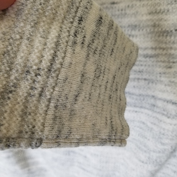 UNIQLO cotton nylon wool heathered gray white long sleeve sweater - Picture 4 of 7